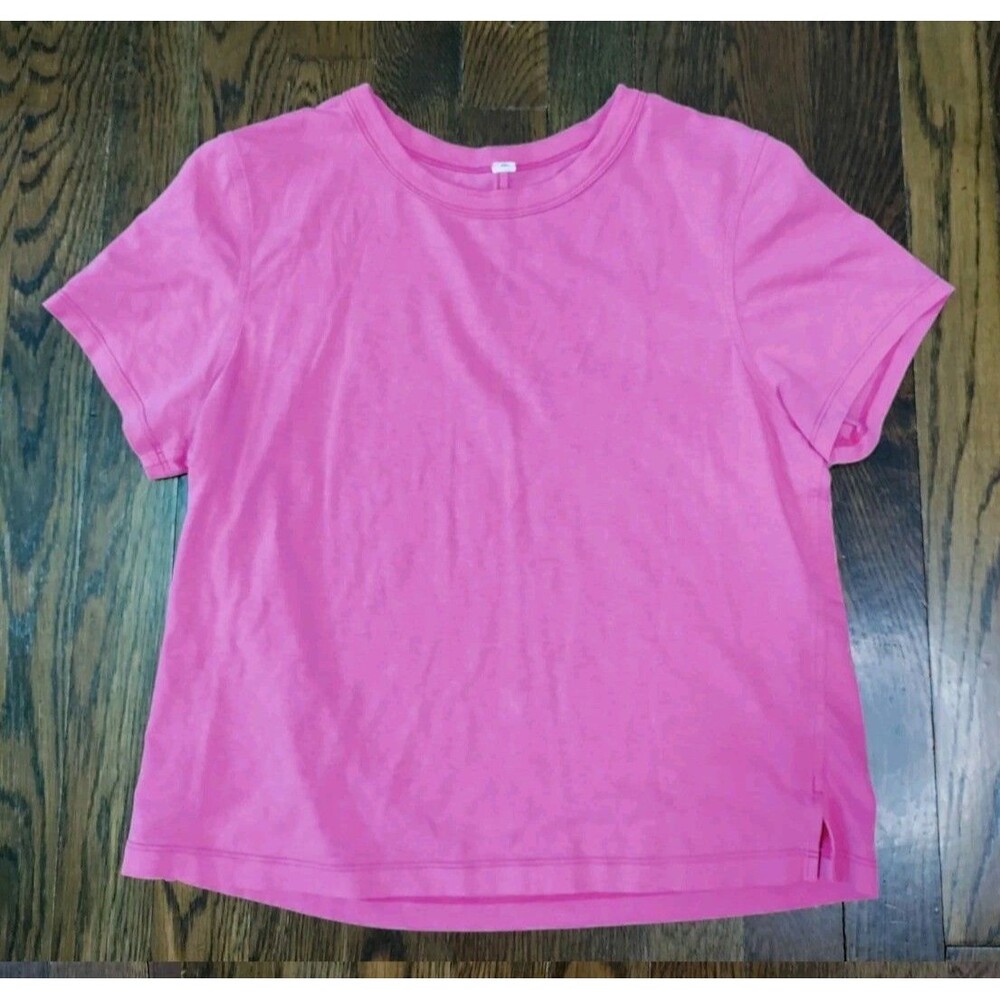 Lululemon Crop Tee Women's Small Pink Short Sleeve Performance Light Weight Gym